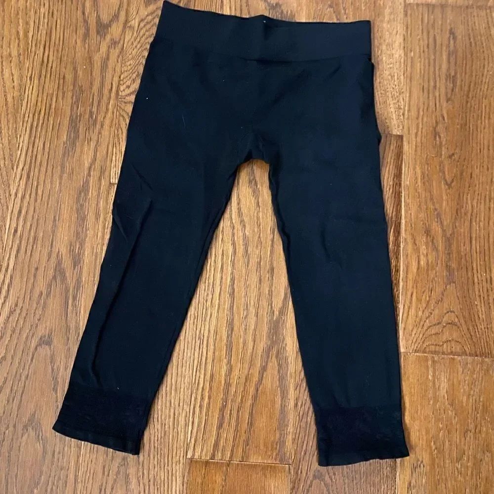 Guess leggings with floral lace design at bottom size xs/s